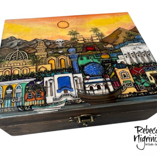 Decorative Tea Box - Six removable compartments