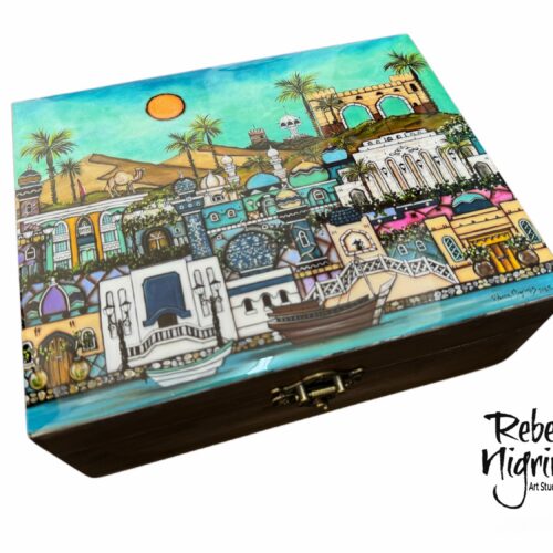 Decorative Tea Box - Six removable compartments